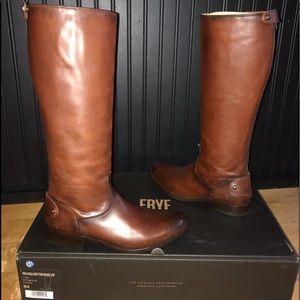 Frye Melissa Button Back ZIP Boot